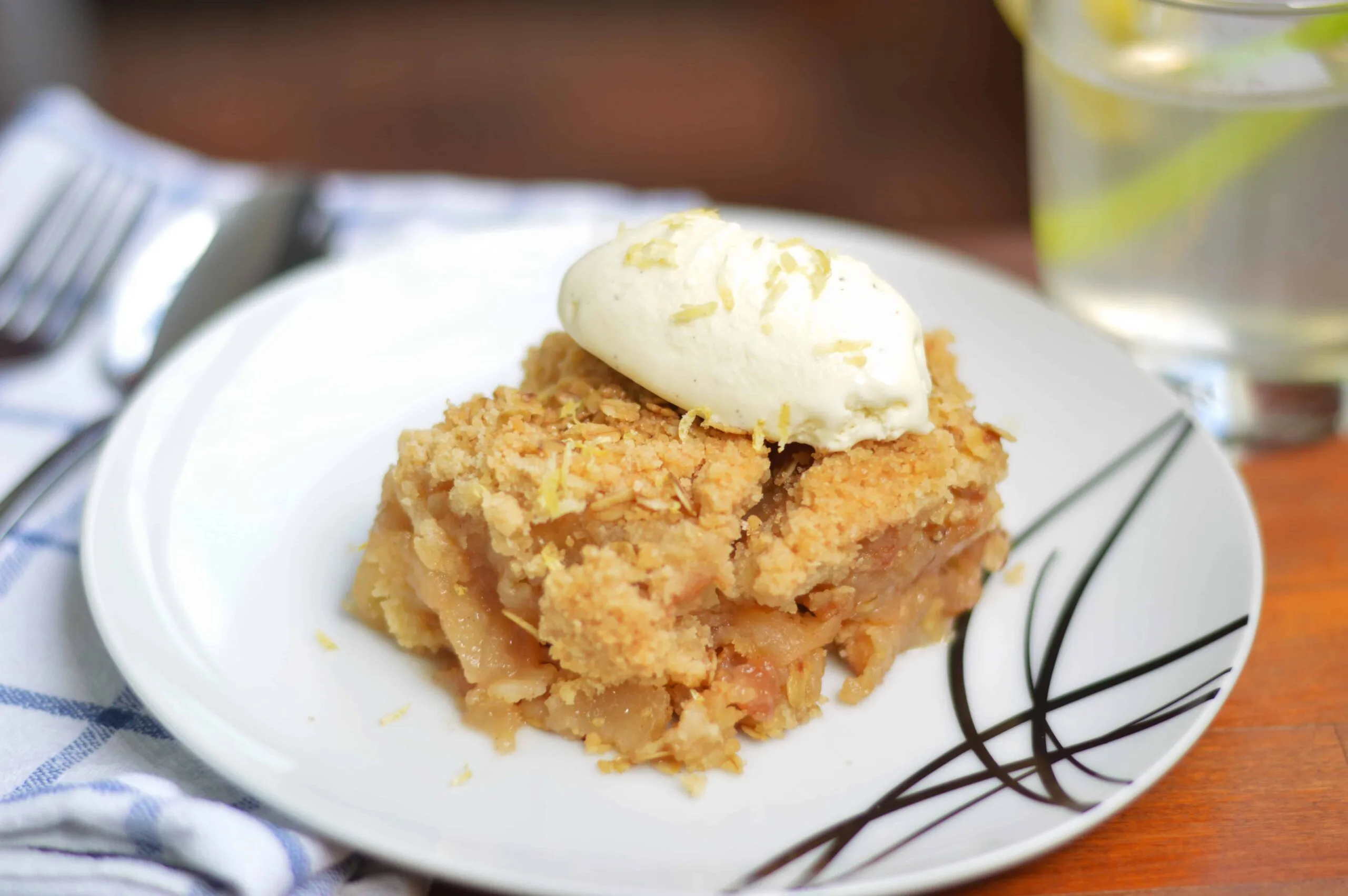 A slice of easy apple crumble in a plate.